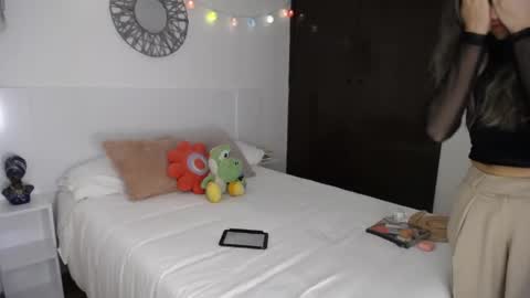 Catalina online show from March 17, 2:38 am