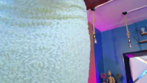 Cris  online show from April 13, 11:48 am