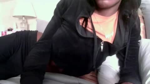 Snapshot of labellanicholexx chatting on December 16, 7:54 pm Bella online show from December 16, 7:54 pm