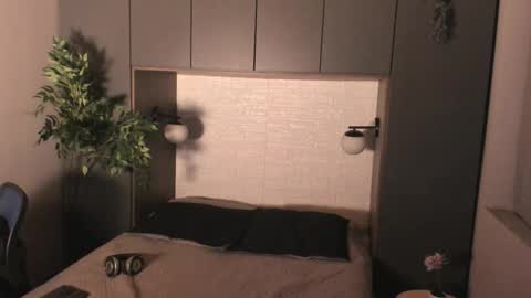 labrinthteasing online show from December 19, 12:12 pm