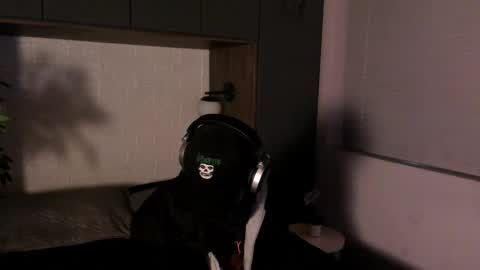 labrinthteasing online show from January 6, 12:09 pm