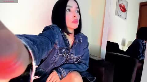 Snapshot of lace_victoria chatting on April 25, 12:35 am lace_victoria online show from April 25, 12:35 am
