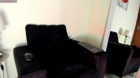 Snapshot of lace_victoria chatting on May 22, 1:24 am lace_victoria online show from May 22, 1:24 am