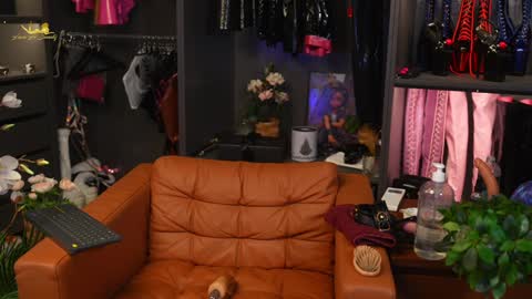 Latex Lacie online show from December 27, 8:18 pm