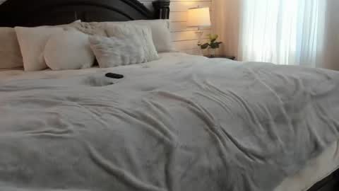 lacii_lo online show from June 24, 2:49 pm