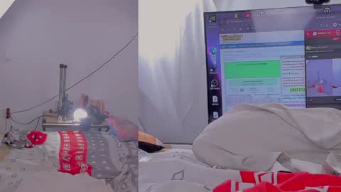 LACI LOST online show from December 11, 9:12 pm