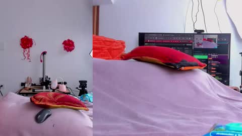 Snapshot of lacii_lost chatting on February 19, 10:06 pm LACI LOST online show from February 19, 10:06 pm