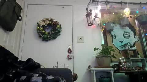 Snapshot of lacybell chatting on January 1, 10:11 am lacybell online show from January 1, 10:11 am
