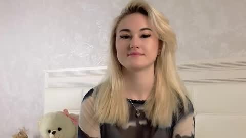 Snapshot of lacyhefti chatting on December 16, 2:27 am Lisa online show from December 16, 2:27 am