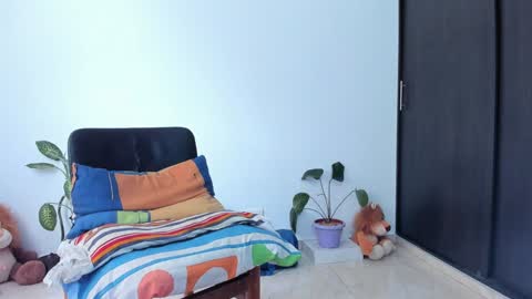 Laden And Juan online show from February 5, 7:10 pm