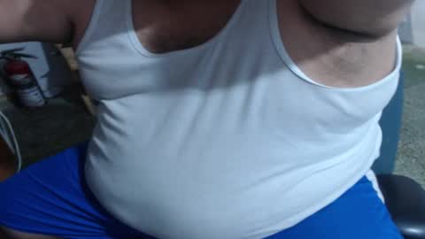 Snapshot of ladillado chatting on February 1, 1:04 am rob online show from February 1, 1:04 am