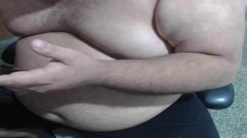 Snapshot of ladillado chatting on February 18, 12:39 am rob online show from February 18, 12:39 am