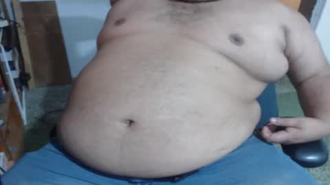 Snapshot of ladillado chatting on February 23, 1:25 am rob online show from February 23, 1:25 am