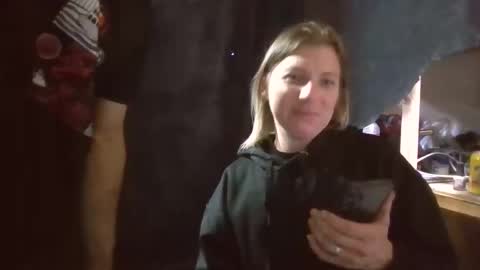 lady420777 online show from May 4, 4:19 am