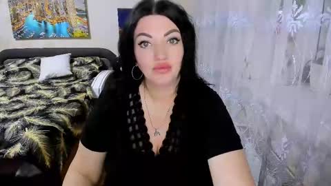 lady_boom_ online show from April 17, 5:49 pm