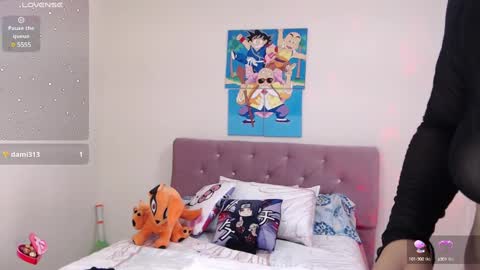 Snapshot of lady_butterfly19 chatting on December 7, 9:00 pm lady_butterfly19 online show from December 7, 9:00 pm