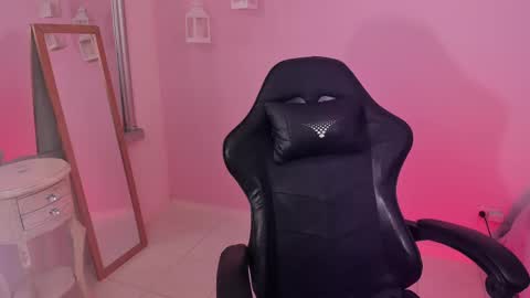 Karla - Instagram   lady karla1 online show from March 6, 9:53 pm