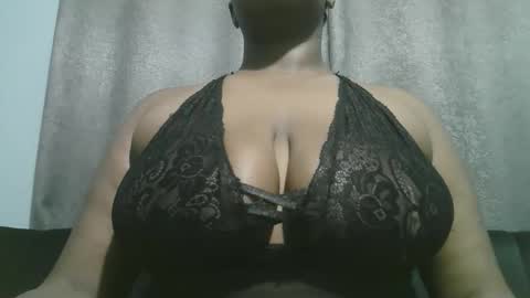 lady_dearra online show from November 13, 3:49 am