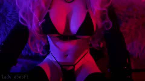 lady_eboshi online show from December 3, 6:15 am