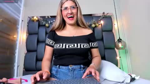 LADY  online show from January 10, 7:48 pm