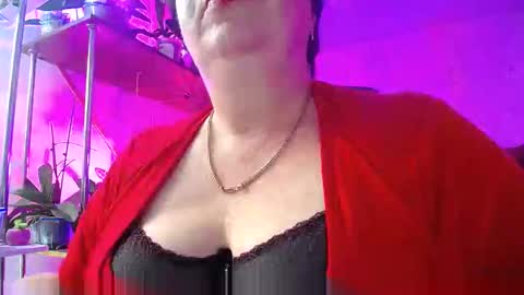 Snapshot of lady_gloria chatting on December 23, 3:01 pm Lady Gloria online show from December 23, 3:01 pm