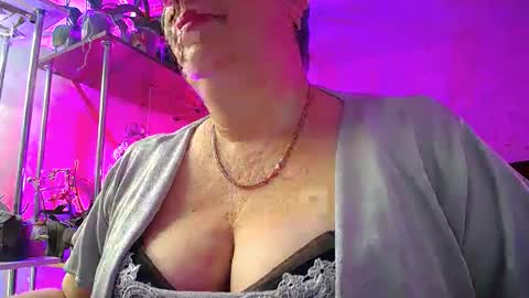 Snapshot of lady_gloria chatting on February 27, 4:31 am Lady Gloria online show from February 27, 4:31 am