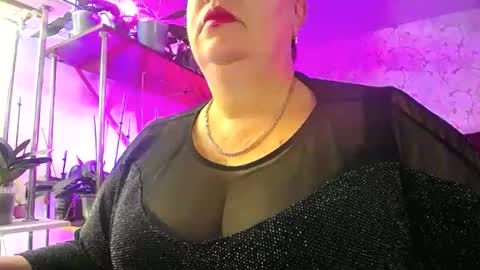 Snapshot of lady_gloria chatting on September 30, 5:23 am Lady Gloria online show from September 30, 5:23 am
