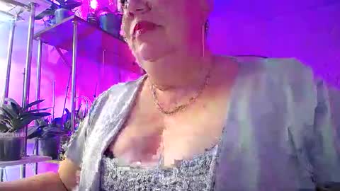 Lady Gloria online show from October 27, 2:32 pm