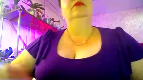 Lady Gloria online show from August 9, 5:01 am