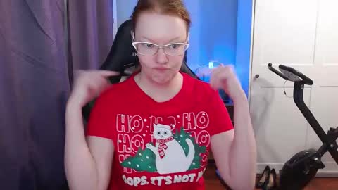 Snapshot of lady_inari chatting on December 21, 2:51 am Angelika online show from December 21, 2:51 am