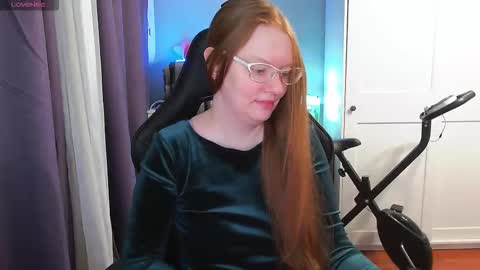 Snapshot of lady_inari chatting on February 17, 3:25 am Angelika online show from February 17, 3:25 am