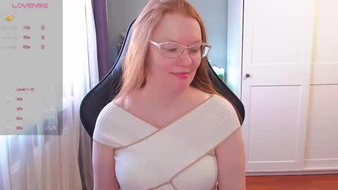 Snapshot of lady_inari chatting on February 23, 12:13 pm Angelika online show from February 23, 12:13 pm