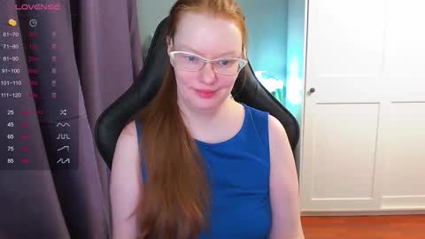 Snapshot of lady_inari chatting on February 24, 12:30 am Angelika online show from February 24, 12:30 am