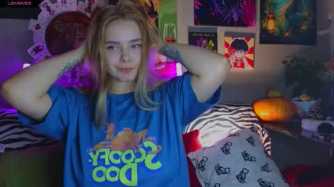 Snapshot of lady_lucky_love chatting on September 22, 4:31 pm KENDALL NATHANPVT IS OPEN online show from September 22, 4:31 pm