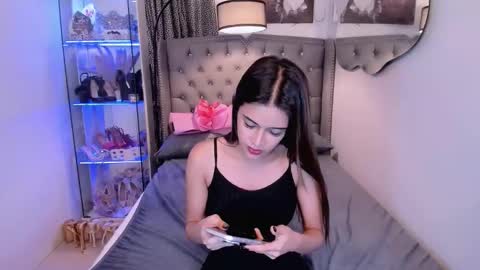 lady_moriseth online show from November 19, 8:25 am