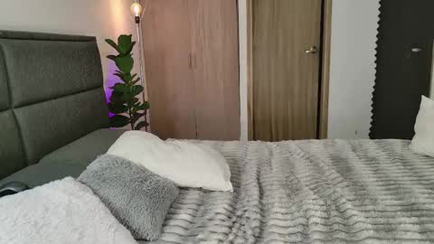    700  1300 -5 online show from September 24, 12:52 pm