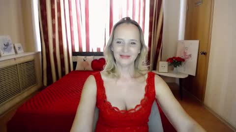 Snapshot of lady_sexy_di chatting on March 8, 10:22 am Diana online show from March 8, 10:22 am