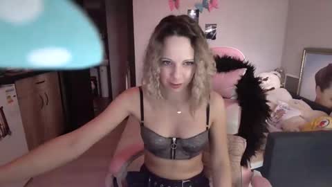 lady_smile69 online show from December 15, 10:50 am