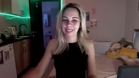 lady_smile69 online show from September 9, 2:22 am