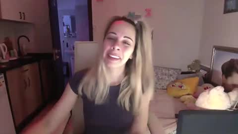 lady_smile69 online show from November 2, 3:09 am