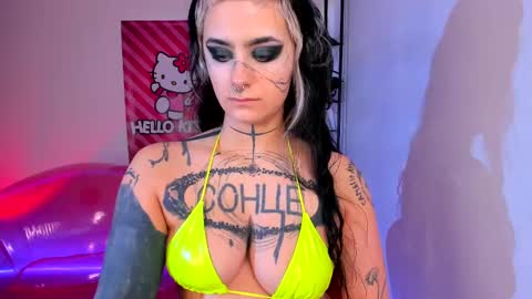 Snapshot of lady_sontse_ chatting on March 3, 4:56 pm Mia online show from March 3, 4:56 pm