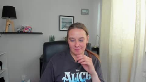 Snapshot of ladyalessa chatting on July 20, 12:40 pm ALESSA online show from July 20, 12:40 pm