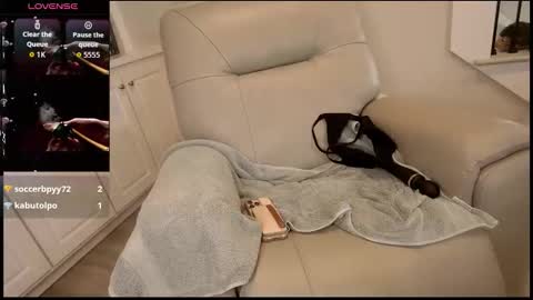 Ladybabs online show from November 11, 7:25 pm