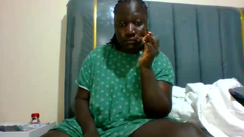 lindah32 online show from December 25, 5:15 pm