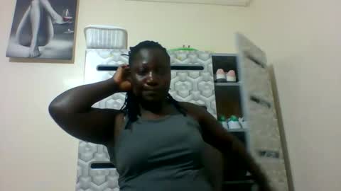 lindah32 online show from January 6, 3:51 pm