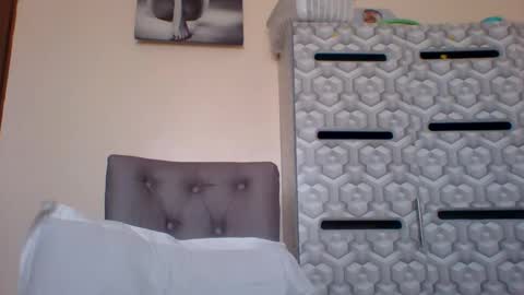 lindah32 online show from January 15, 12:25 pm