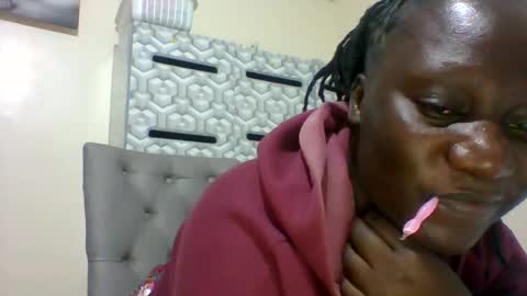 lindah32 online show from January 17, 10:45 pm