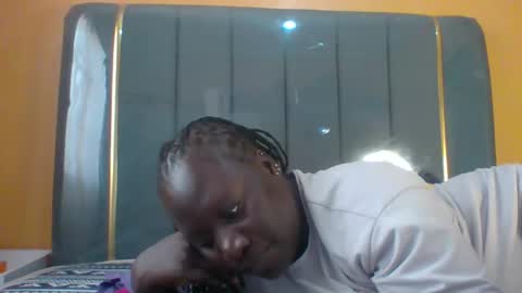 lindah32 online show from October 1, 8:20 am