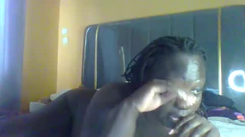 lindah32 online show from March 10, 11:48 am