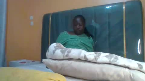 lindah32 online show from April 12, 12:37 am